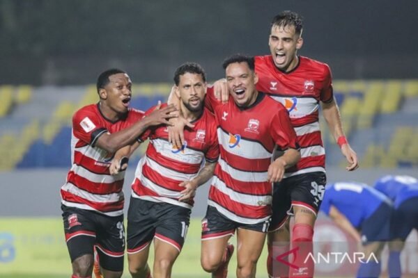Semangat Membara: Madura United Bersiap Hadapi PSIS Semarang
