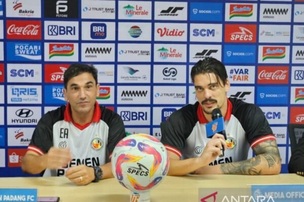 Pelatih Carlos Almeida: Memberikan Dukungan Tanpa Beban untuk Pemain Semen Padang