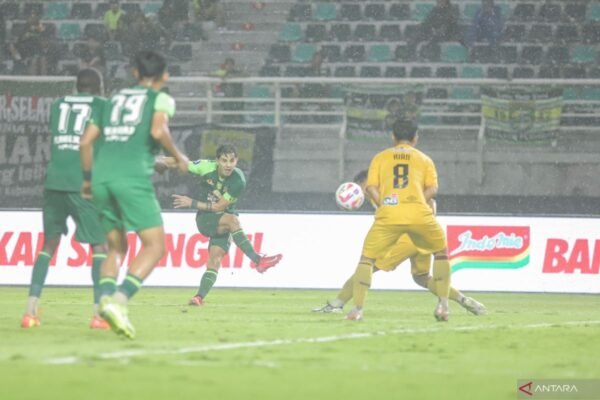 Persebaya Tetap Bertekad Menang Tanpa Dukungan Paul Munster