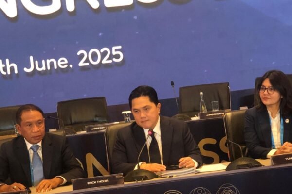 Larangan Suporter Tim Tamu di Sepak Bola Indonesia Diperpanjang" bisa diubah menjadi:

"Perpanjangan Larangan untuk Suporter Tim Tamu dalam Sepak Bola Indonesia