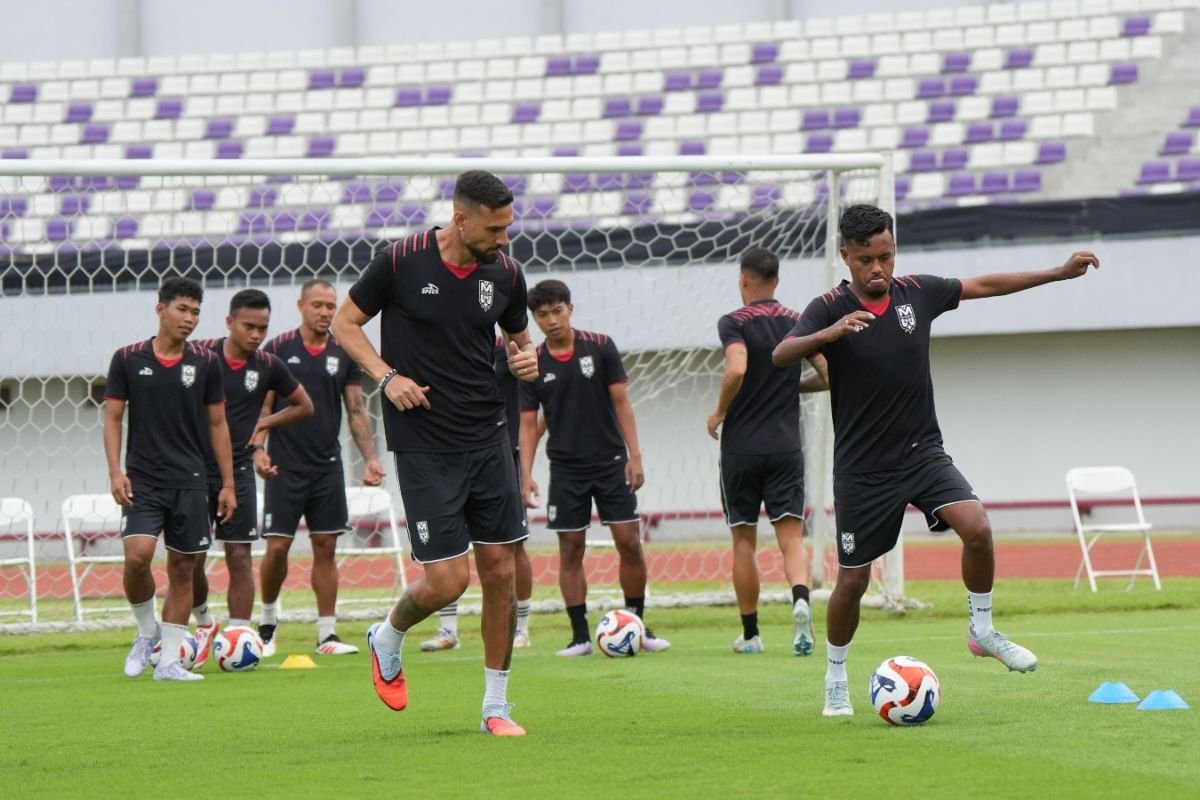 Tantangan Hendri: Dedikasi Tinggi untuk Hasil Positif Melawan Persita