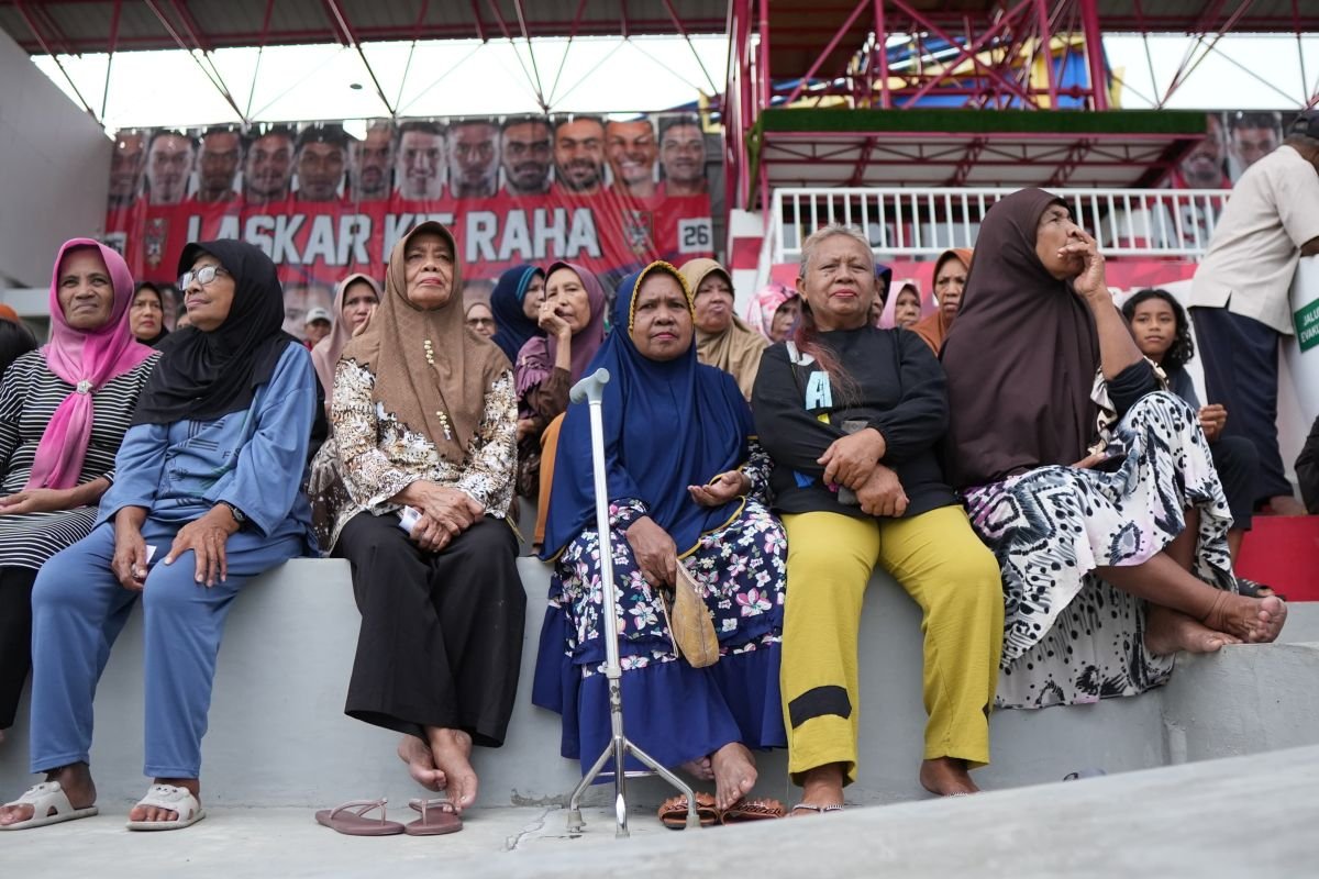 Berbagi Kebahagiaan: Malut United Peduli Warga Kurang Mampu